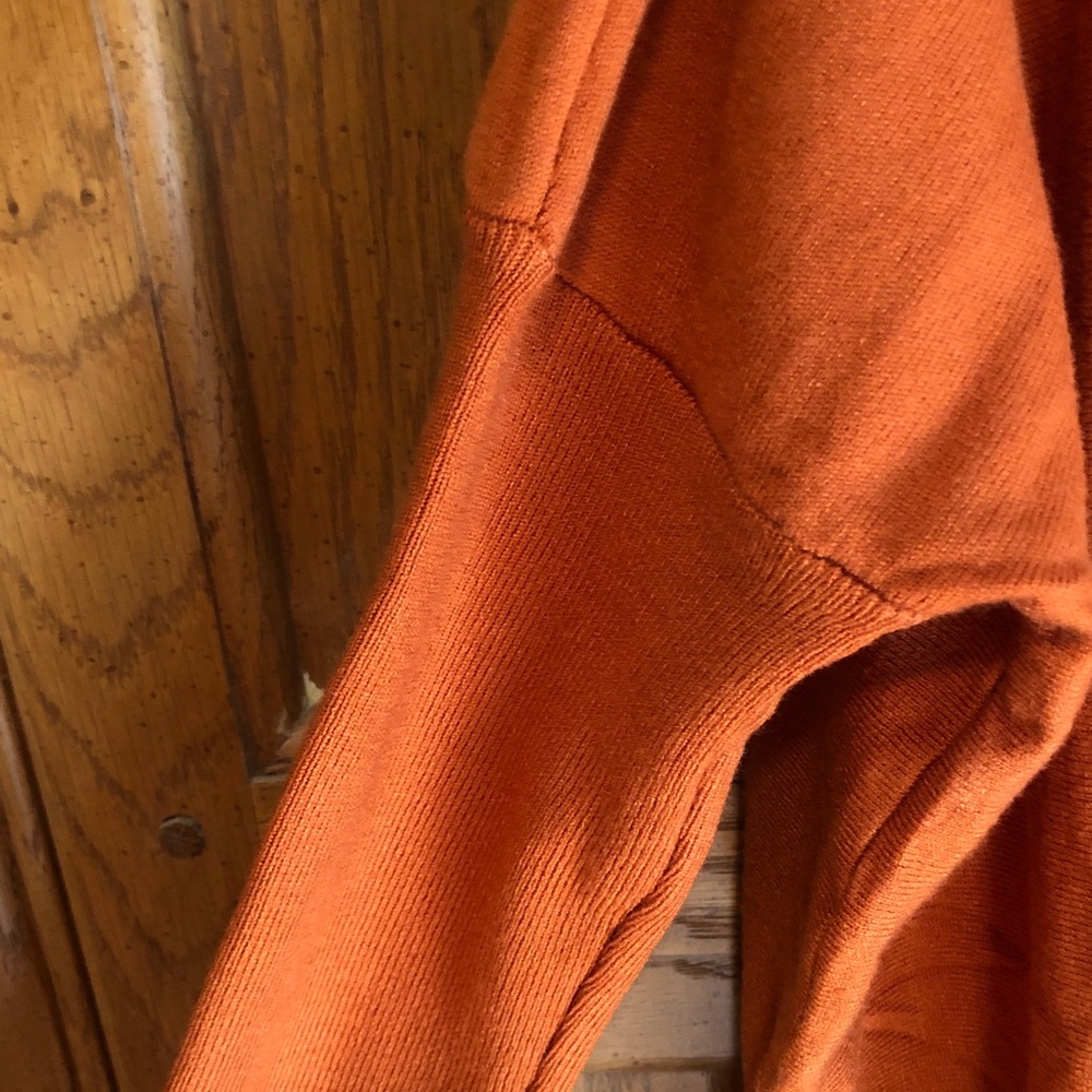 NWT Miracle Sweater Size S/M - Picture 4 of 5